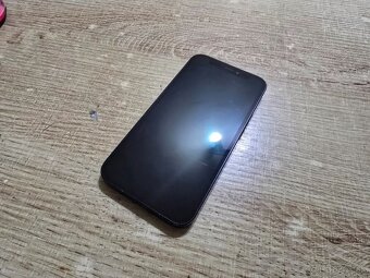 Iphone 12 mini plnefunkcny ma len jemne znamky pouzivania al - 3