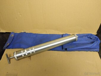 Ručná  pumpa na olej  nová. - 3