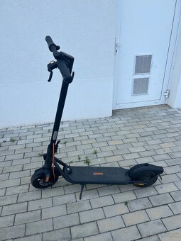 Predám kolobežku Ninebot KickScooter E2 Pro E - 3