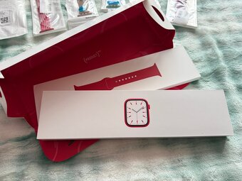 Apple Watch 7 41mm 32GB Product Red Aluminium GPS - 3