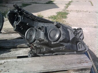 Predam na Opel astra H predne a zadne svetla - 3