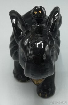 Pozdišovce, čierny slon, keramika - 3