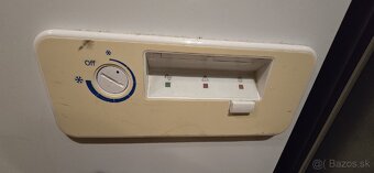 Truhlicová mraznička 400l - 3