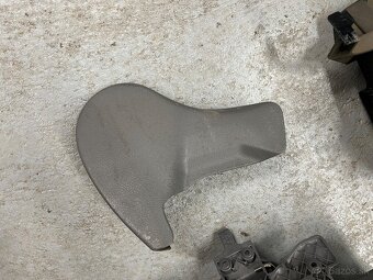 Predám náhradné diely šoférovej sedačky Seat Alhambra 7N - 3