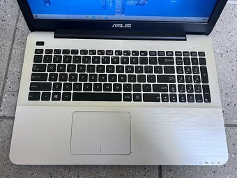 Asus Vivobook / i5 5200U / 8GB RAM / 256GB SSD / 15.6" - 3
