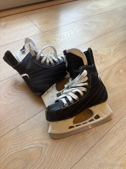 Chlapčenské korčule na ľad Bauer 33.5 - 3