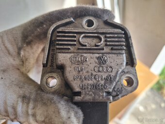 Predám olejovú vaňu a veko motora plus kryt - 3