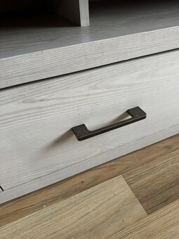 TV skrinka so stolíkom - 3