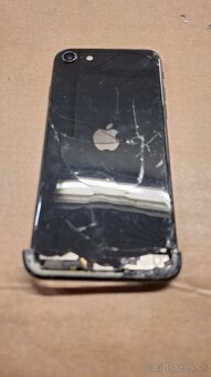 iphone se 2020 na nahradne diely - 3