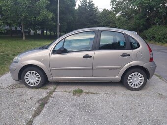 Citroën C3 r. 2009 54kW šedá metalíza - 3