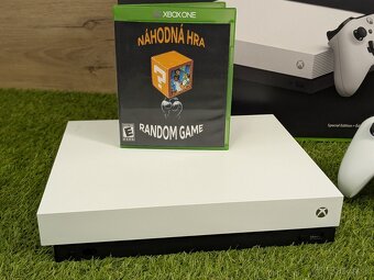 Xbox One X 1TB v bielej edícii, 1 ovládač, 1 náhodná hra - 3