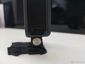 Kryt s otvorom pre nabíjačku pre Gopro8 - 3