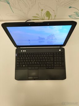 DELL Latitude E5520 - 15" i5-2410 / 4 GB RAM / 128 GB SSD - 3