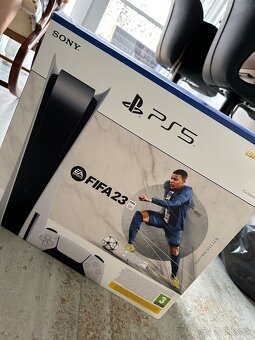 PlayStation 5 + 2 ovládače, TOP stav, záruka do 12/2025 - 3