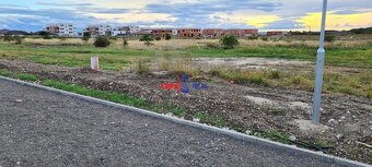 Stavebný pozemok v obci Miloslavov, 711 m2 - Nová lokalita, - 3