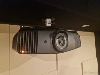 Benq W5700 + Elite Screens AR110DHD3 - 3