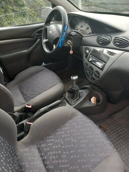 Predám Ford focus 1,4 - 3