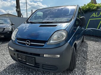 🚐 Opel Vivaro 1.9 CDTI (2007) - 3