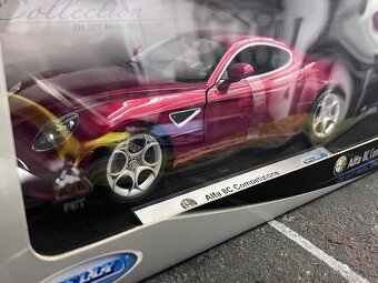 1:18 ALFA ROMEO 8C Competizione - Welly - 3