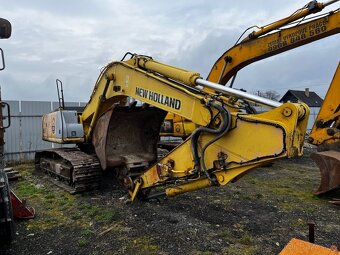 NEW HOLLAND E 215 - 3