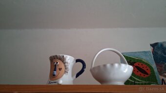 Cajnik ,biele  vazicky ,sviecka,ihlice - 3