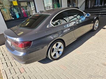BMW e92 325xi manuál - 3