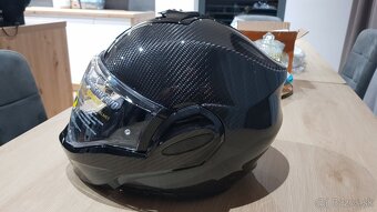 Predám prilbu Scorpion EXO TECH EVO CARBON veľ. L - 3
