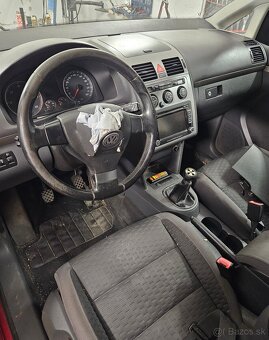 Rozpredám na náhradné diely vw touran 2010 1.9 tdi 77kw - 3