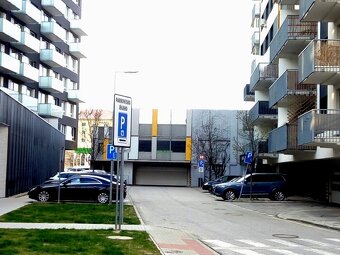 Prenájom vnút. PS na Jégého v BA 2 - 3