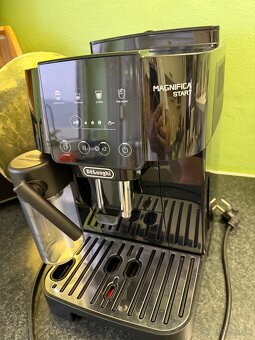 Predam automatický kavovar De"Longhi Magnifica Start - 3