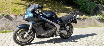 Triumph  Sprint  955i - 3