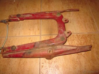 ČZ 175 nosník sedla s madlom - 3