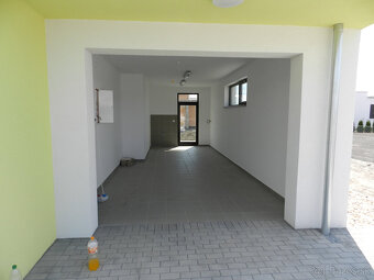 4. ETAPA MODERNÁ NOVOSTAVBA - 4 izbový nízkoenergetický b - 3
