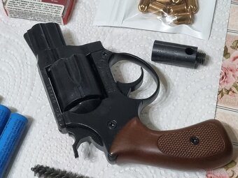 Plynový revolver 9mm. - 3