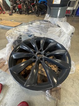 Tesla Model S R21 5x120 265/35 / 245/35 letne pneu - 3