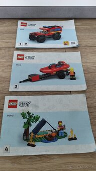 LEGO City 60412 Hasičské auto 4x4 a záchranný čln - 3