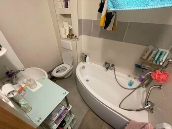 Rodinný dom 7-izbový na bývanie, podnikanie v obci Bystrička - 3