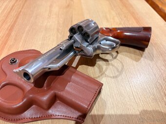 Smith & Wesson 44 Magnum - 3