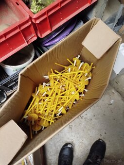 Kotva do polyesteru - 3