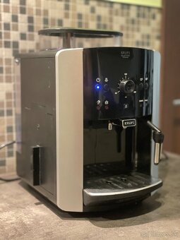 Kávovar Krups Quattro force EA81 - 3