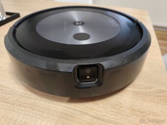 Robotický vysávač iRobot Roomba j7 715840 - 3