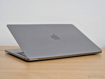 Apple MacBook Pro 13" – M1, 8 GB RAM, 256 GB SSD, TouchBar - 3