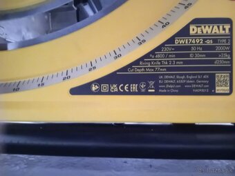 DEWALT stolová píla DWE7492 - 3