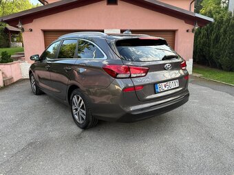 Hyundai i30 CW 1,6 CRDI Family - 3