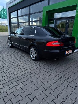 Superb II Elegance LIFTBACK - 3