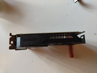 Gigabyte GTX 1050 2GB – tichá a spoľahlivá grafická karta - 3