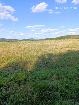 NA PREDAJ slnečný pozemok na výstavbu RD  Beluša,1935m2 - 3