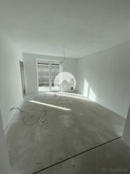 Reality KOMPLEX s.r.o. Vám ponúka 3-izbové byty NA PREDAJ v - 3