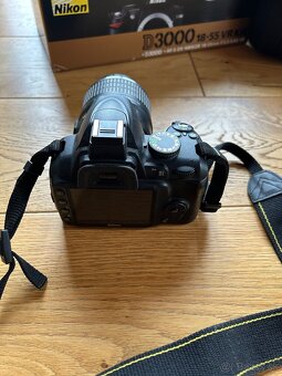 Nikon D3000 - 3