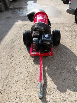 Fukár lístia Buffalo Cyclone 8000 - 3